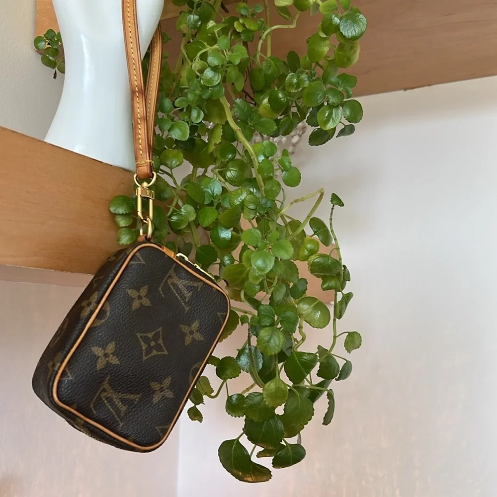 Louis Vuitton Trousseau Wapity  Monogram Pouch